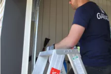 8 raisons pour lesquelles votre porte de garage peut faire du bruit